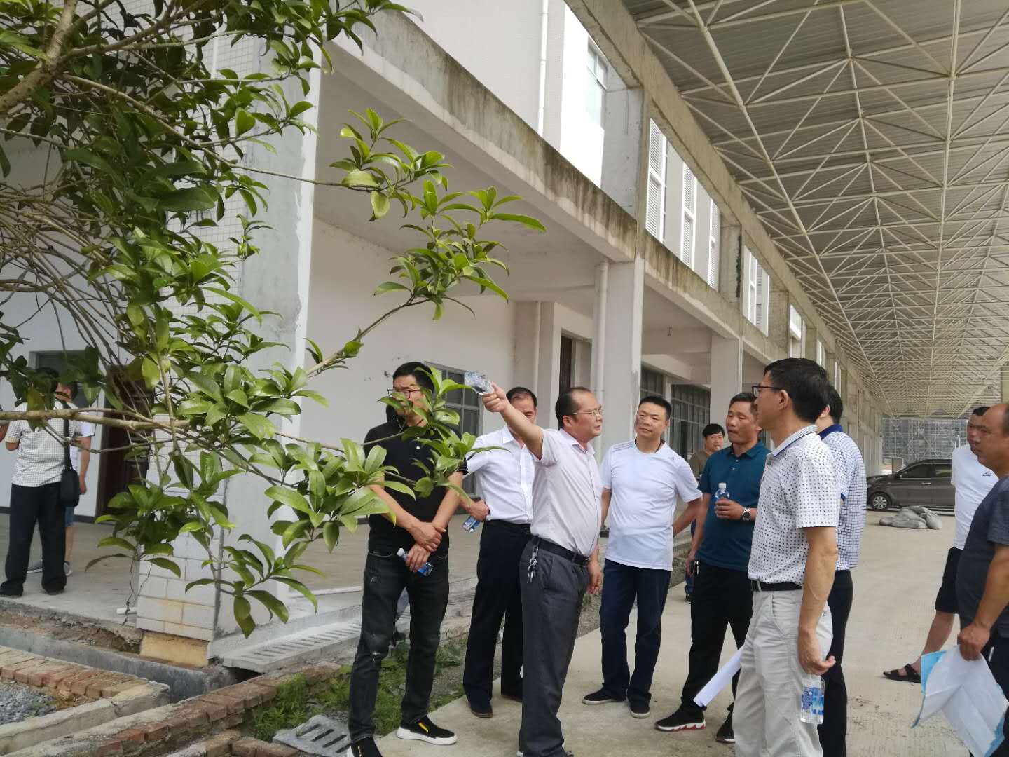杨贤东副县长带队对新汽车站开展调研
