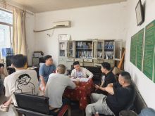 为进一步加强公共交通领域的安全管理，确保汛期与暑运期间市民出行的安全顺畅，22号上午10时，市道路运输服务中心安全部部长姜杰率队，深入靖州县公交公司开展专项安全检查及工作指导活动。
