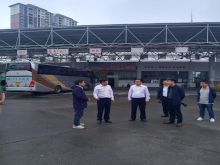 覃歇民五一节前对车站进行安全生产督导