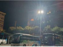 修复家属区路灯，点亮民生与节能“双赢”之路