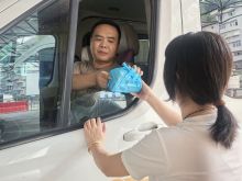 炎炎夏日送清凉 暖心关怀到一线