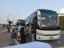 怀运集团洪江分公司开通校园直通车 暖心护航学子假期出行