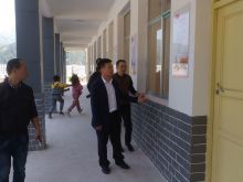 杨学锋深入开展精准扶贫工作