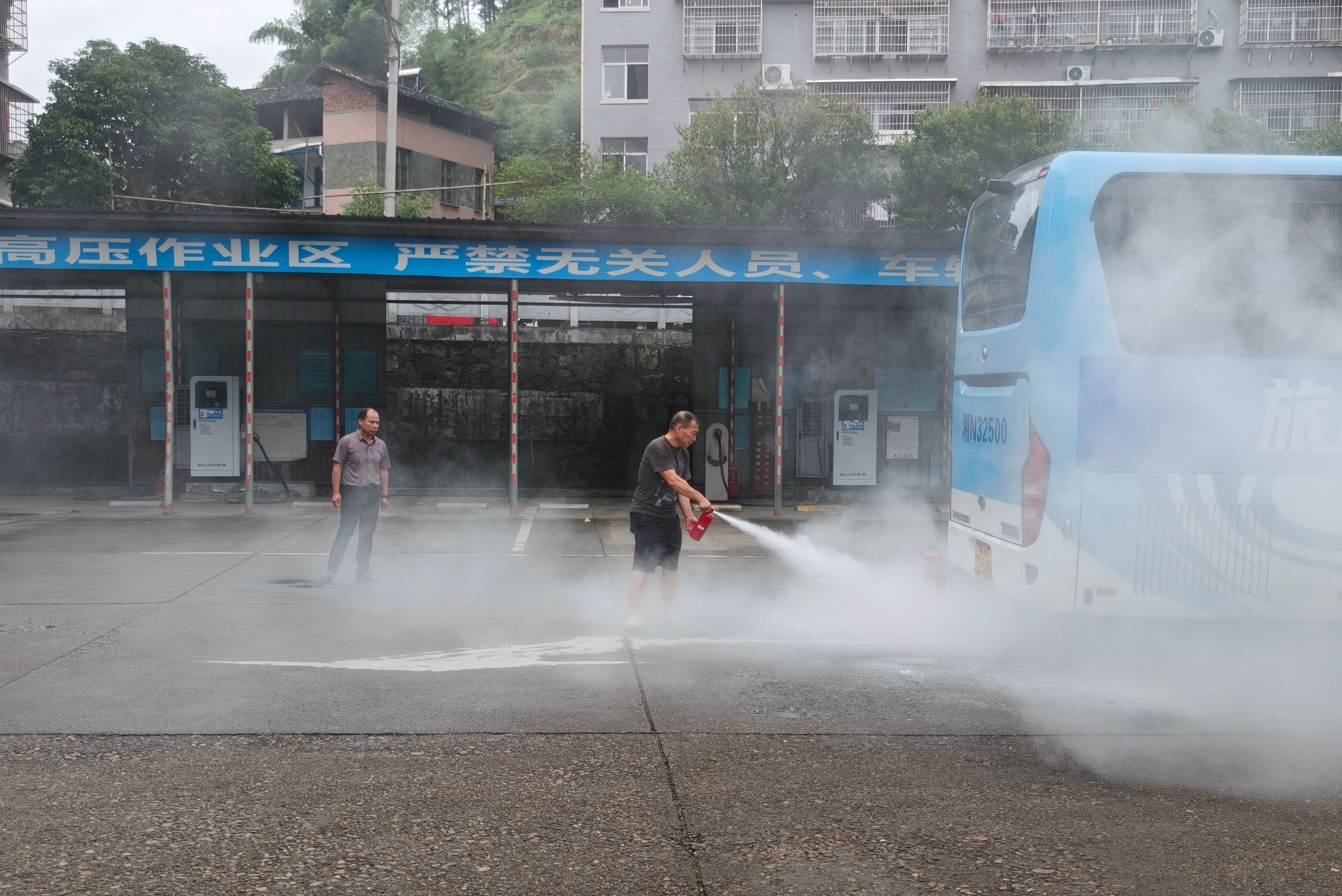1783304727986092.jpg 慰问2.jpg