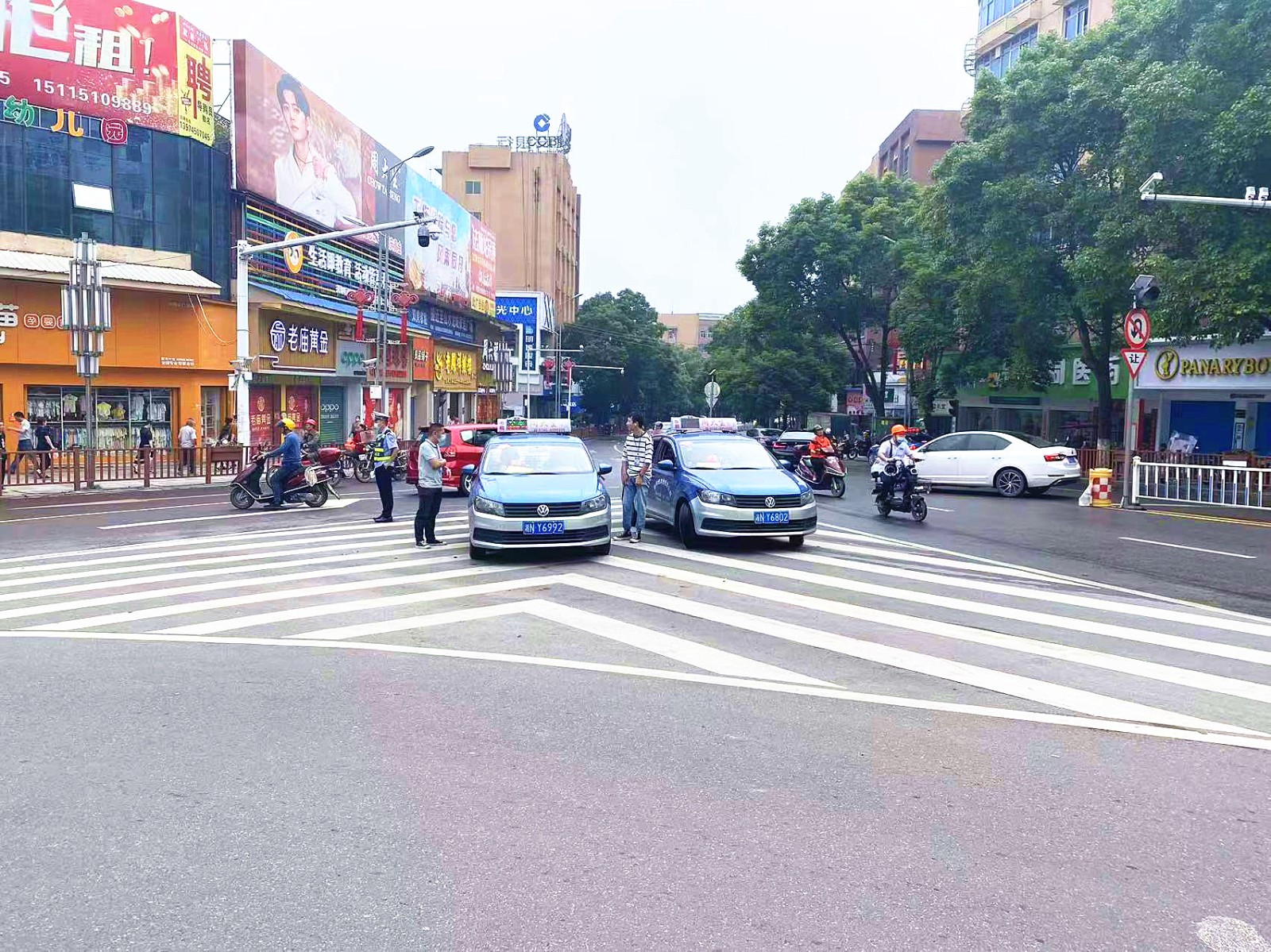 出租爱心车队_副本.jpg